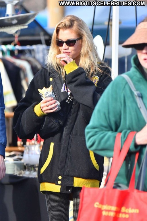 Stella Maxwell Babe Celebrity Straight Beautiful Posing Hot Paparazzi