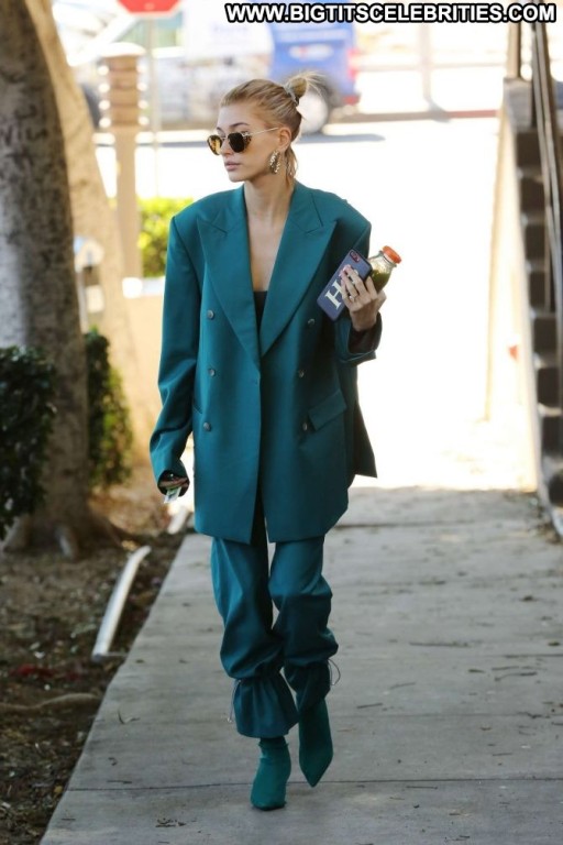 Hailey Baldwin Babe Los Angeles Straight Paparazzi Posing Hot Angel Beautiful Celebrity