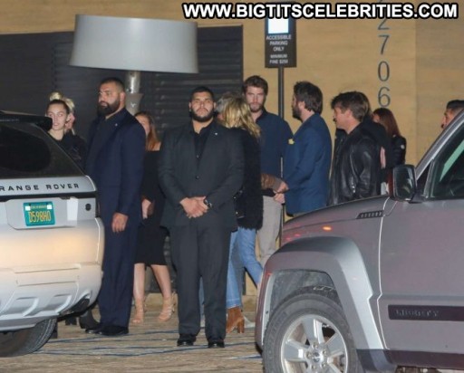 Miley Cyrus Paparazzi Celebrity Beautiful Straight Babe Posing Hot Malibu Mali