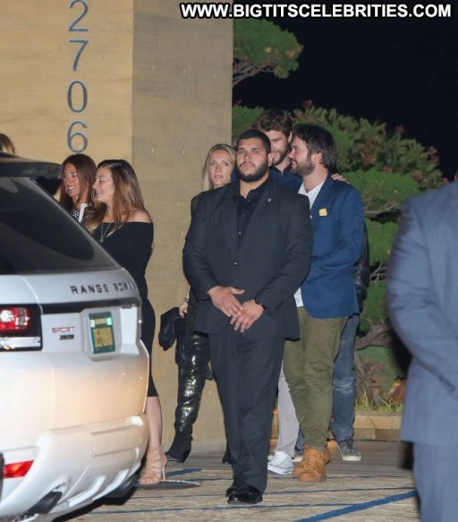 Miley Cyrus Paparazzi Celebrity Beautiful Straight Babe Posing Hot Malibu Mali