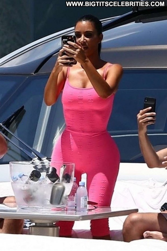 Pink No Source  Celebrity Paparazzi Babe Beautiful Posing Hot Boat