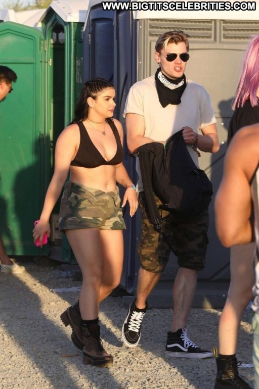 Ariel Winter Posing Hot Celebrity Coach Beautiful Babe Paparazzi Winter Straight