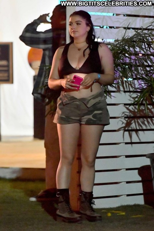 Ariel Winter Posing Hot Celebrity Coach Beautiful Babe Paparazzi Winter Straight