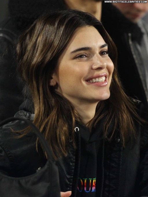 Bikini Paparazzi Bikini Straight Babe Posing Hot Beautiful Celebrity Beach Hawaii