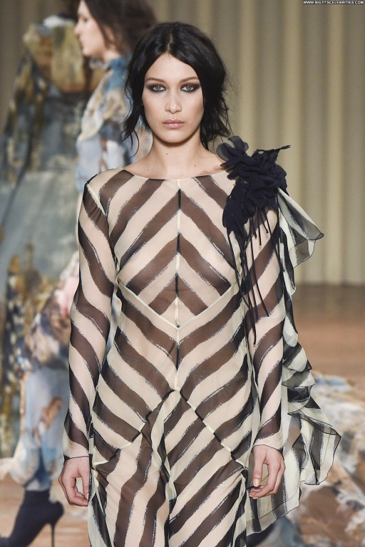 Bella Hadid Celebrity Straight Babe Candids Beautiful Fashion Posing Hot